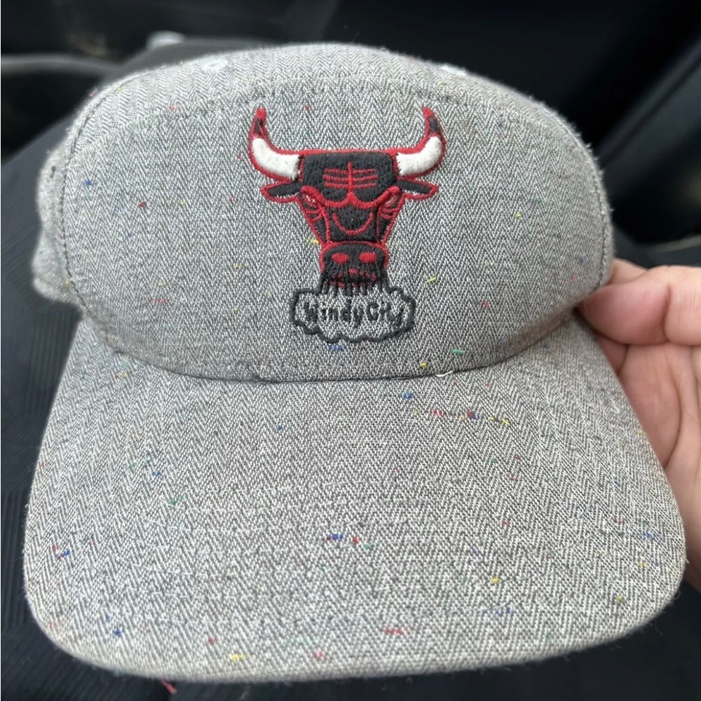 Chicago Bulls gray snapback hat